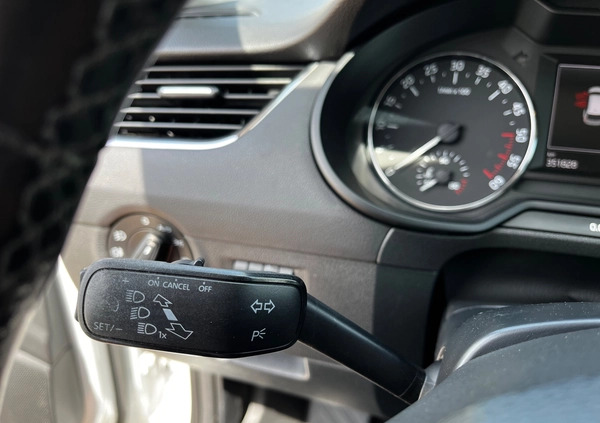 Skoda Octavia cena 27367 przebieg: 340000, rok produkcji 2014 z Jarocin małe 46